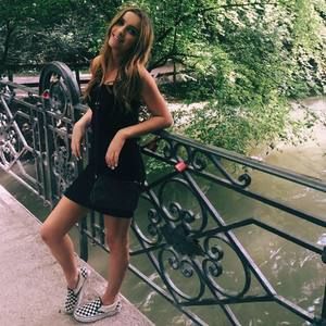 Meet your Posher, Natasha